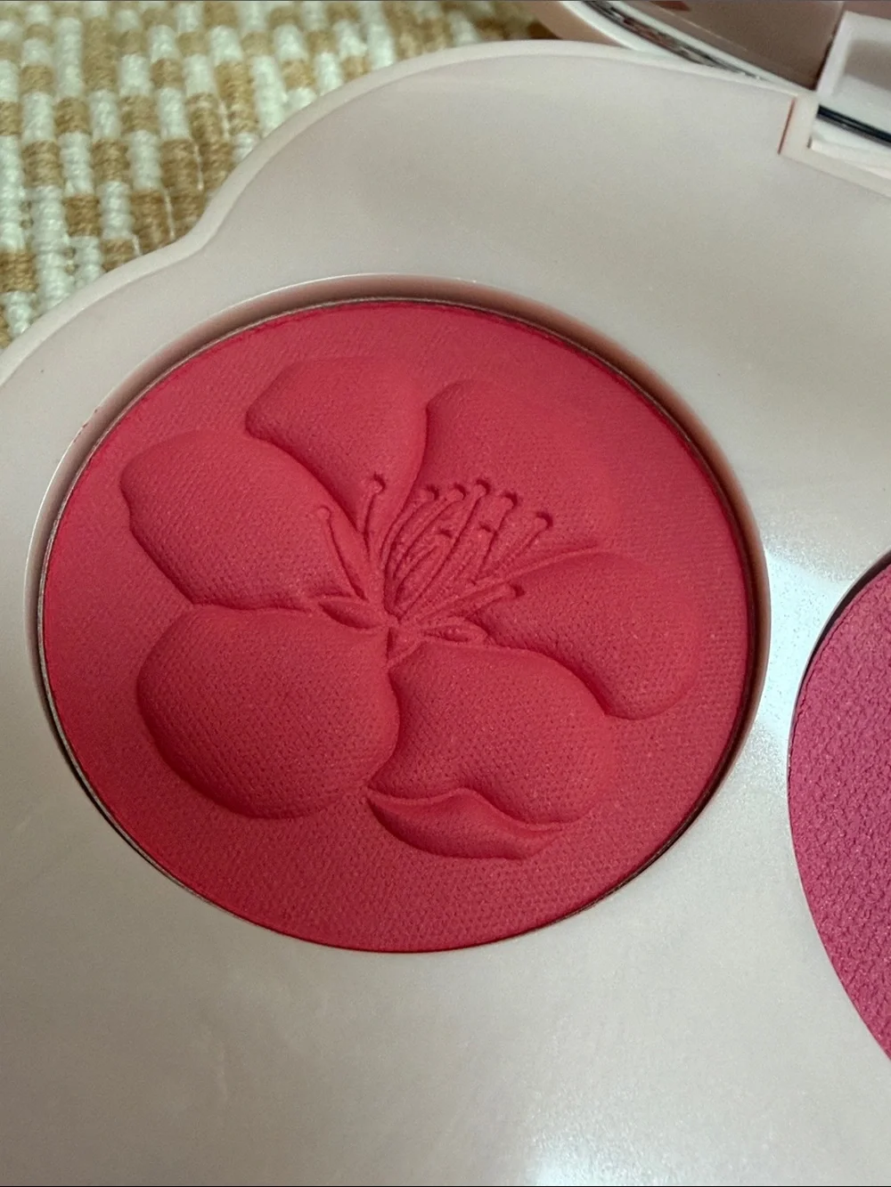 r.e.m. beauty Wicked for Good Cherry Blossom Blush Palette - Pink